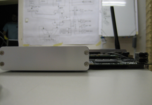 Box1c lässt Aussparungen für USB vermissen